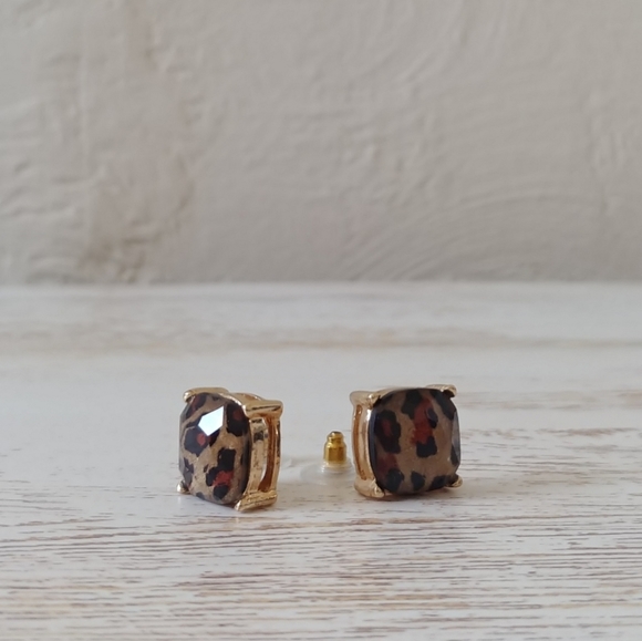 Bundle: Gold tassel and leopard earrings - Picture 3 of 11